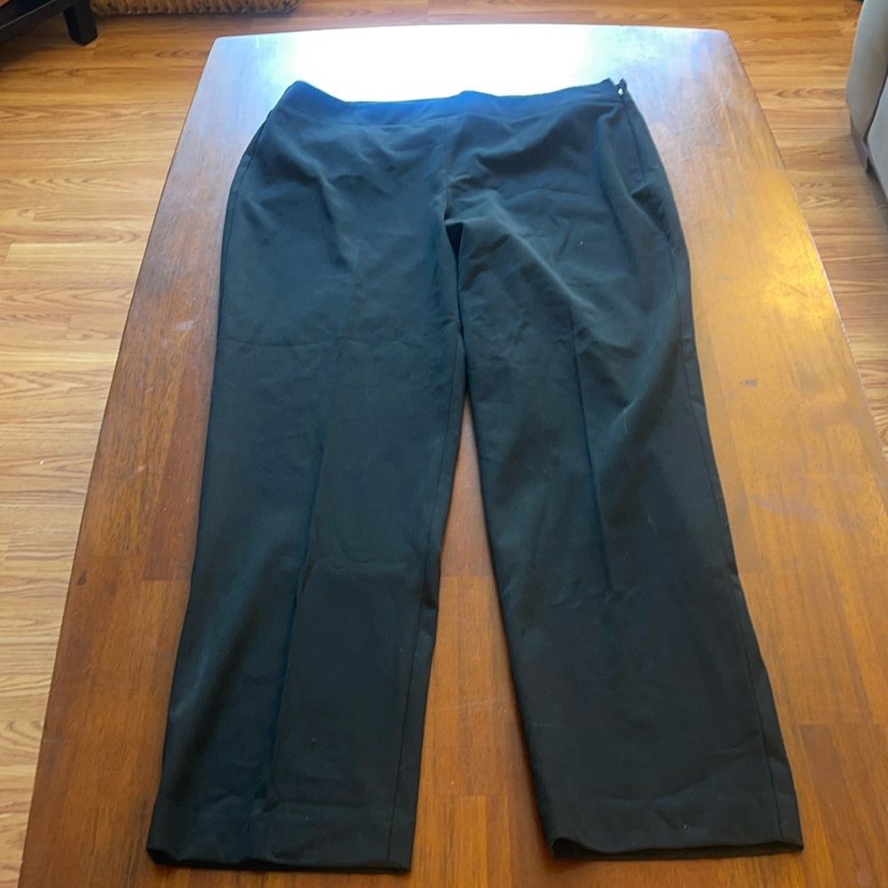 Talbots NWT ladies Black Heritage trouser pants with side zipper. Size 16